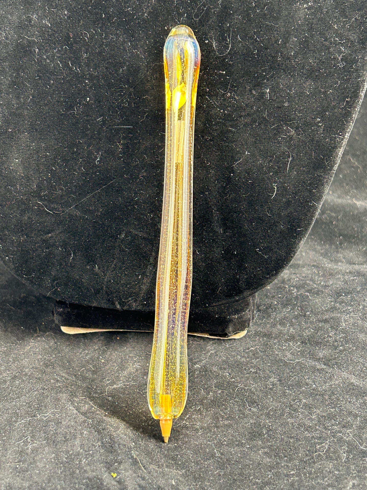 Amber pen