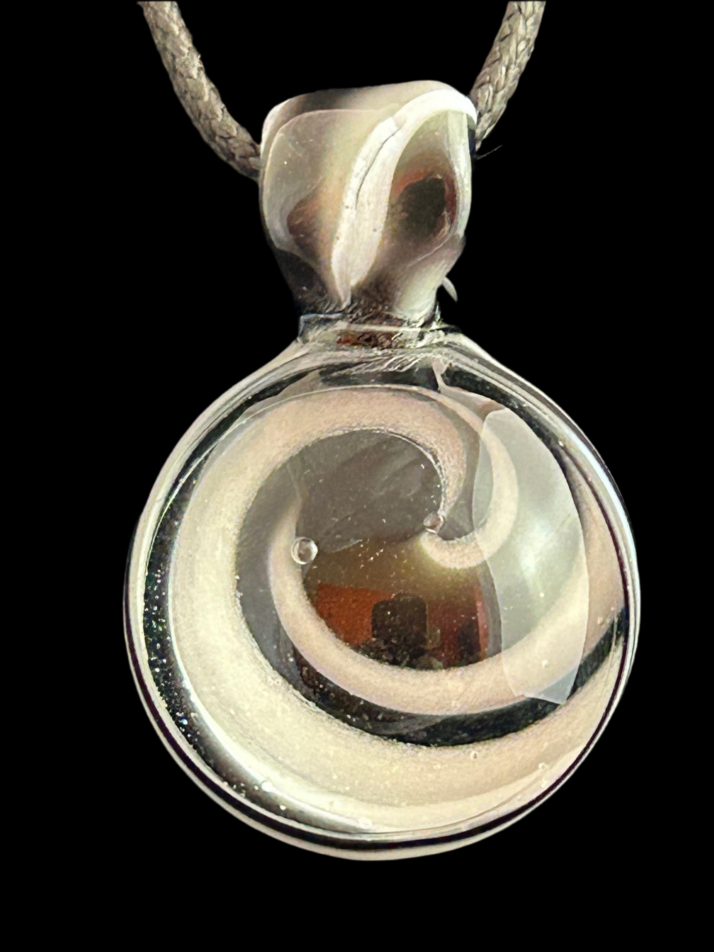 Black & White Round Twist Pendant
