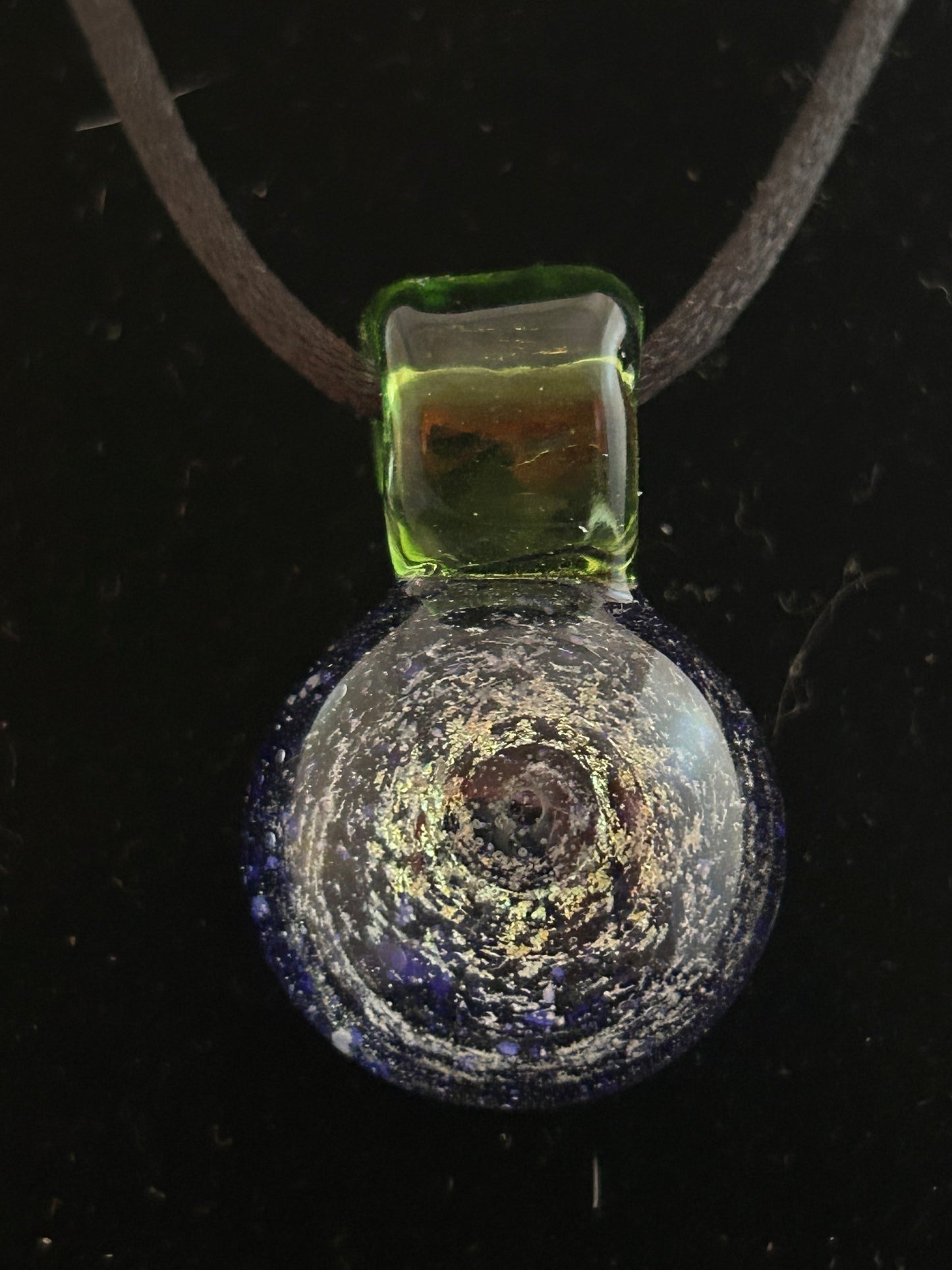 Dichroic pendant