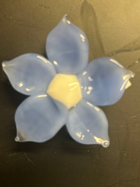 Blue flower magnet